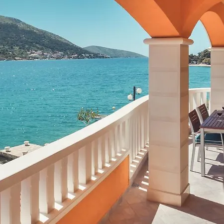 Vila More Grebastica Exterior photo