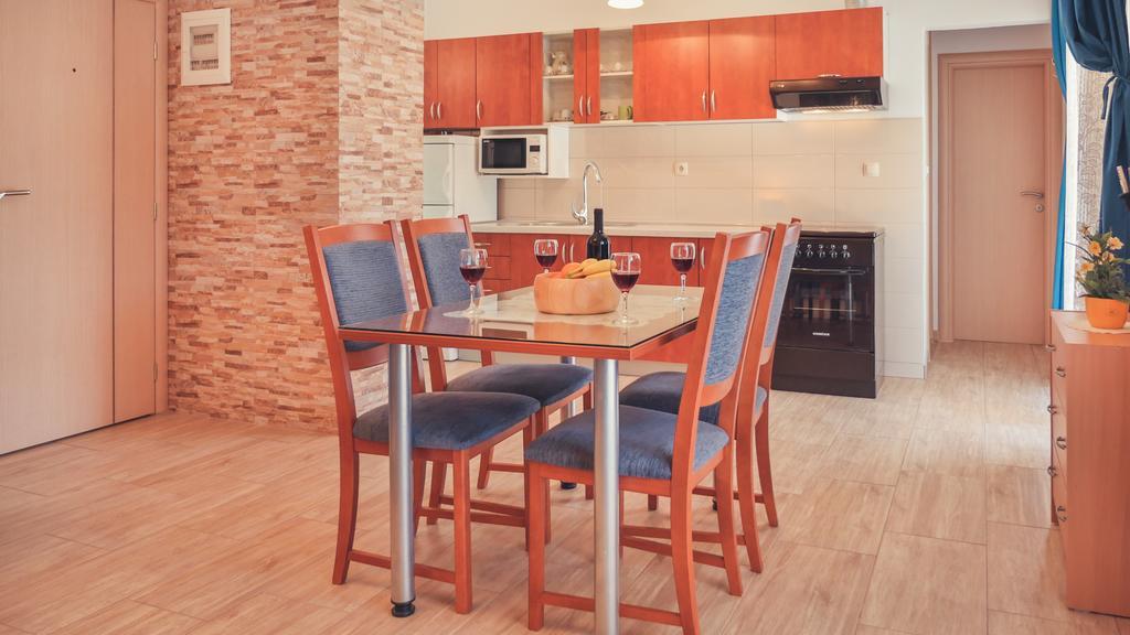 Vila More Apartment Grebastica